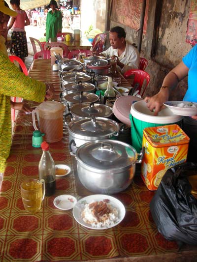 Lunch at the bus station