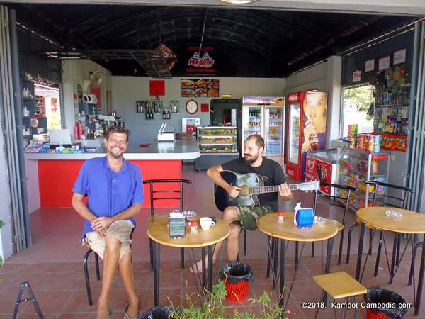 https://www.kampot-cambodia.com/images/2018e/pit-stop-cafe-guesthouse-kampot3.JPG