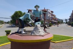 kampot-salt-workers-roundabout-1