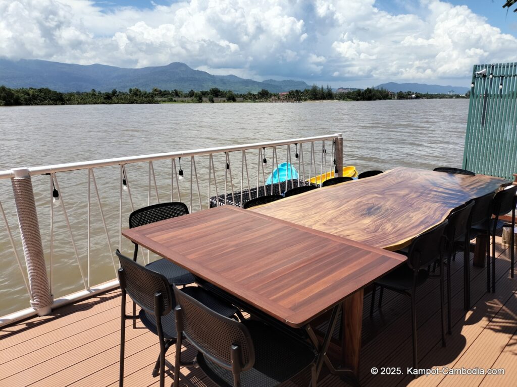 amour lomhai fish island in kampot cambodia