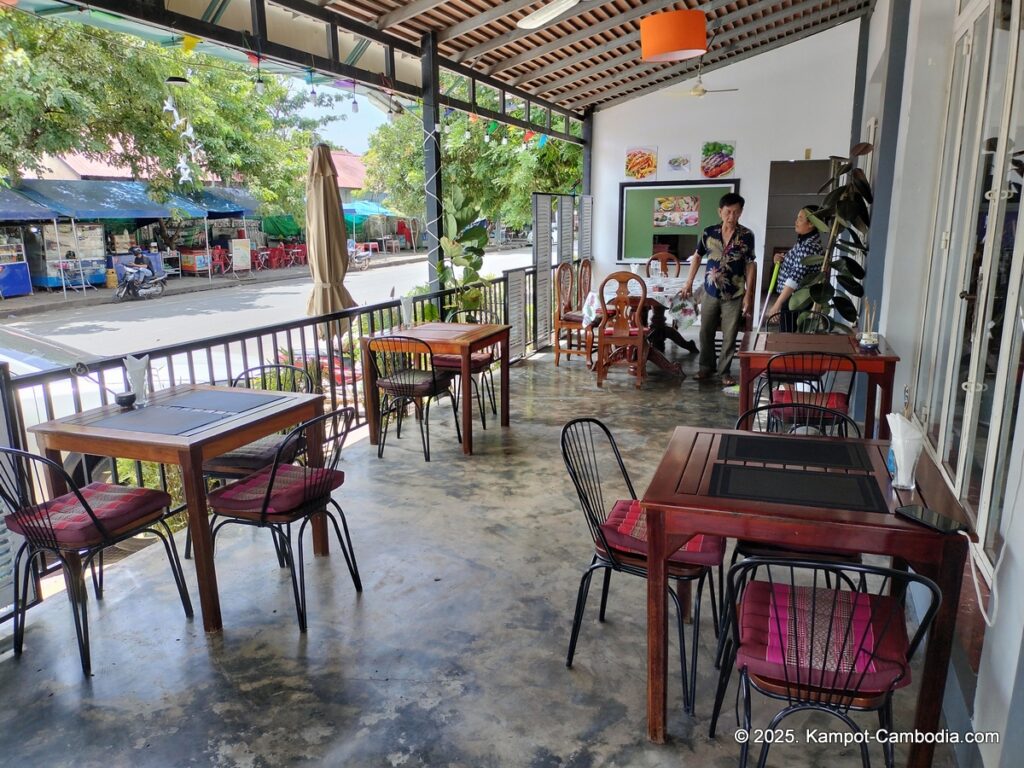 little pattaya thai restaurant in kampot cambodia