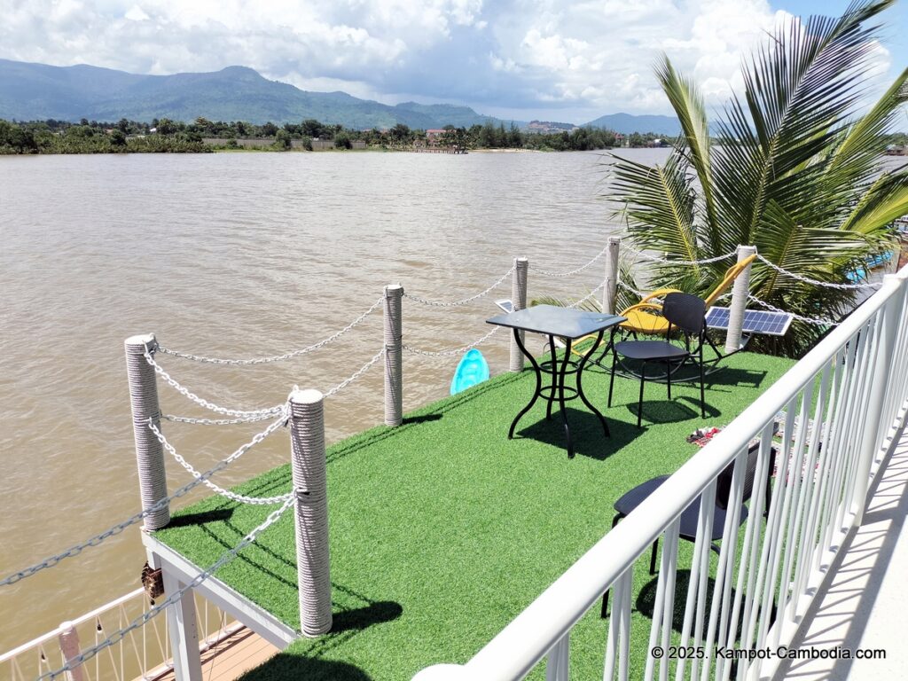 amour lomhai fish island in kampot cambodia