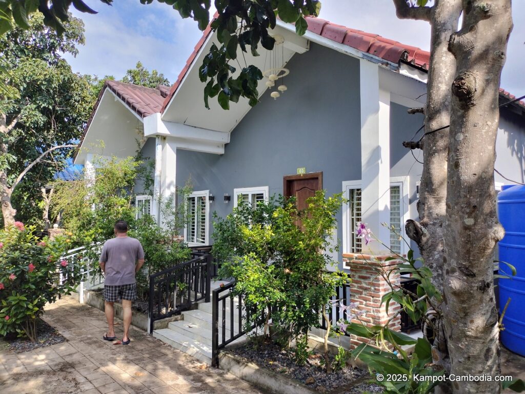 Tee Jay's Bed and breakfast in kampot cambodia