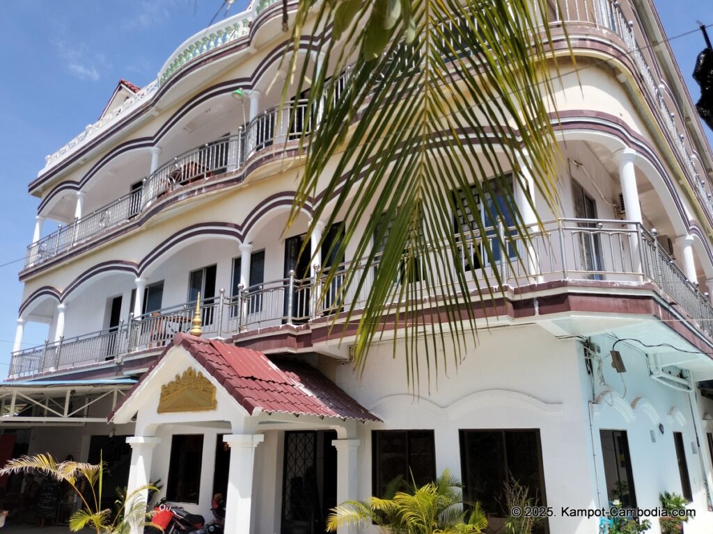 villa tropica in kampot cambodia