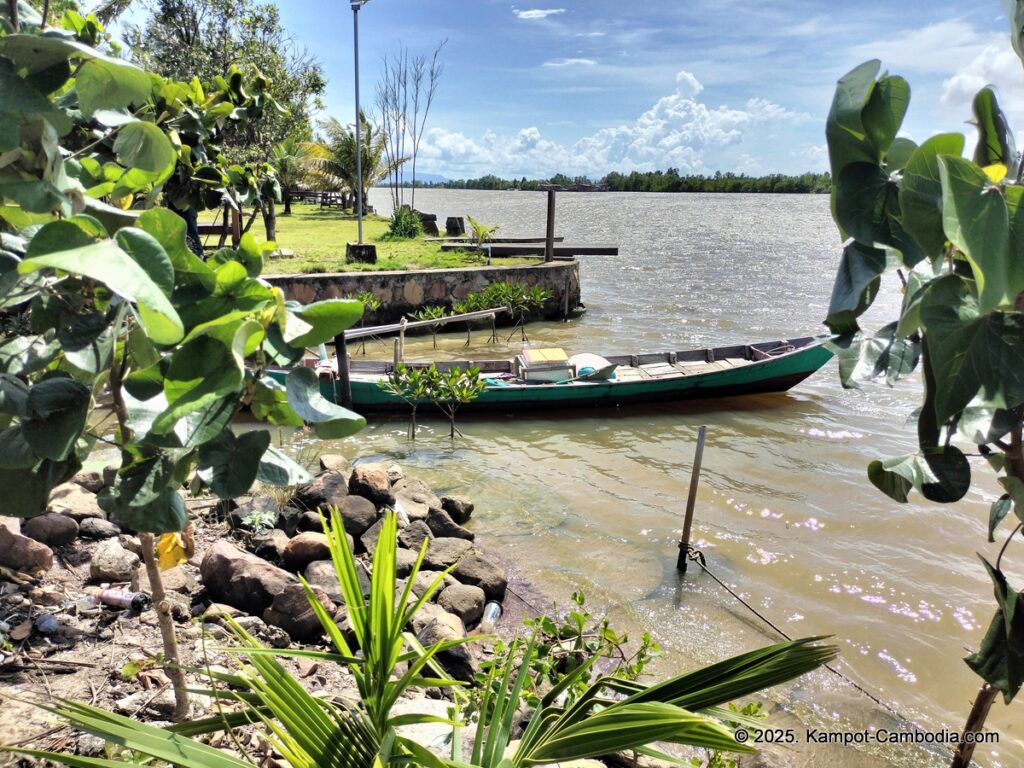 komsan resort on fish island in kampot, cambodia