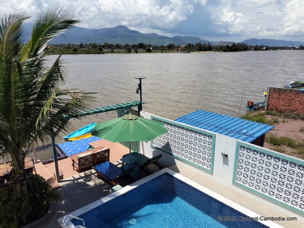 amour lomhai fish island in kampot cambodia