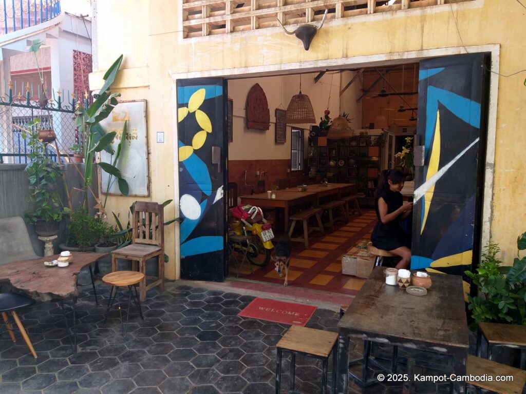 cafe espresso and rumble fish in kampot cambodia