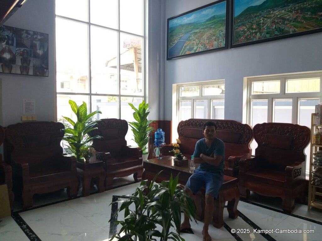 heng heng guesthouse and apartments in kampot cambodia