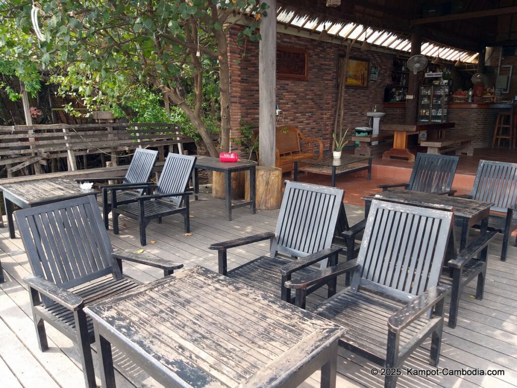 bamboo bungalows in kampot cambodia