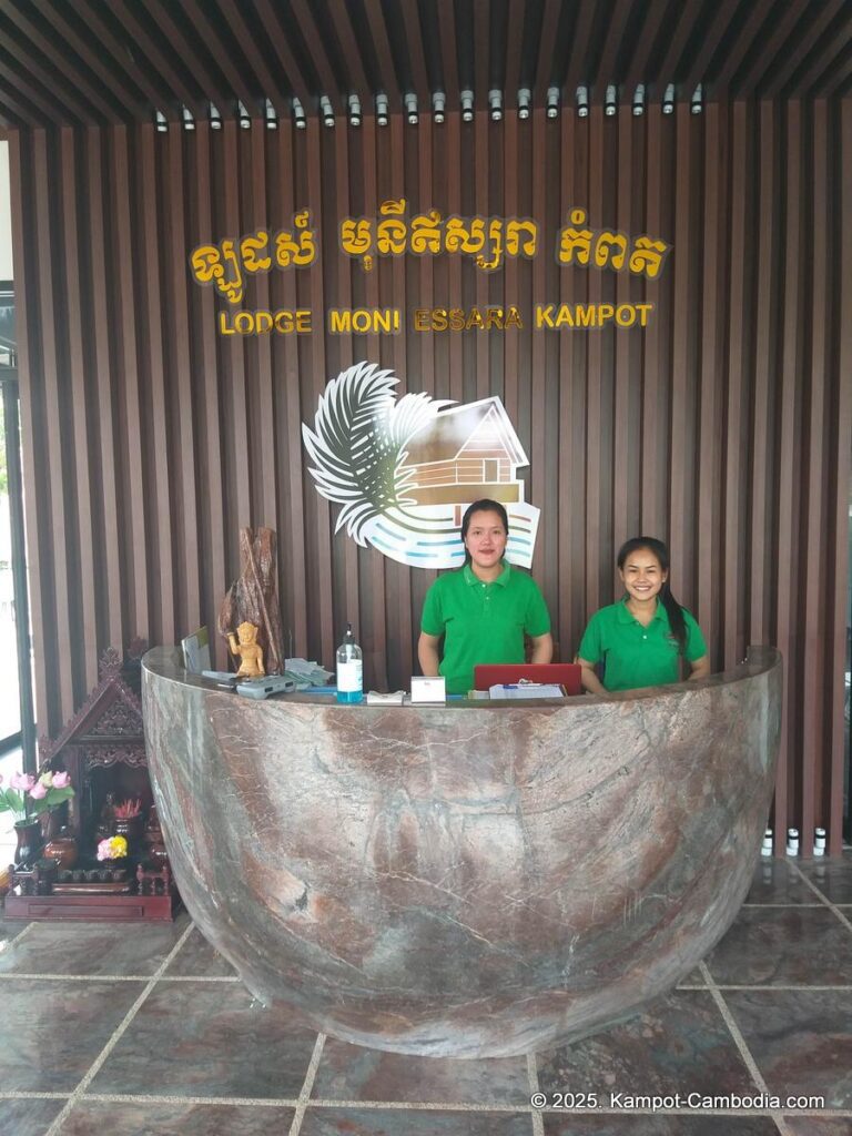 lodge moni essara in kampot cambodia