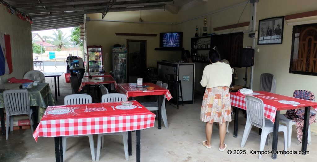 la pentanque french restaurant in kampot cambodia