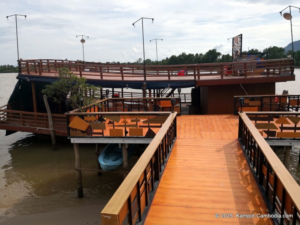 lomhai kampot on fish island in cambodia