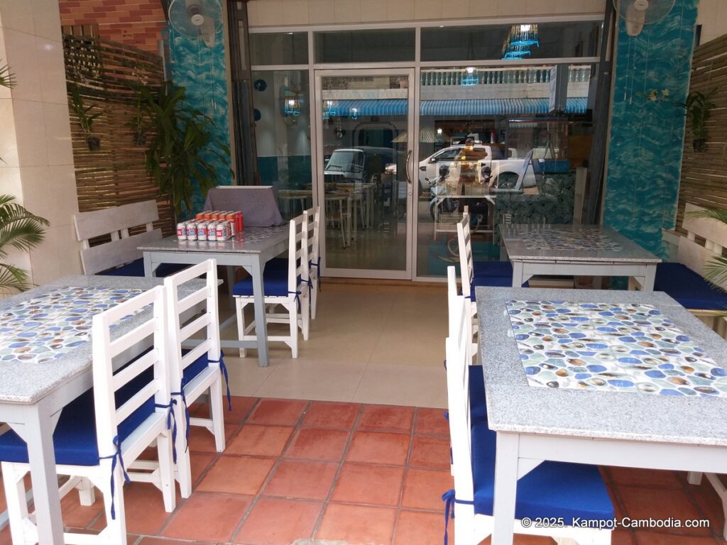 marina italian restaurant pizza in kampot cambodia