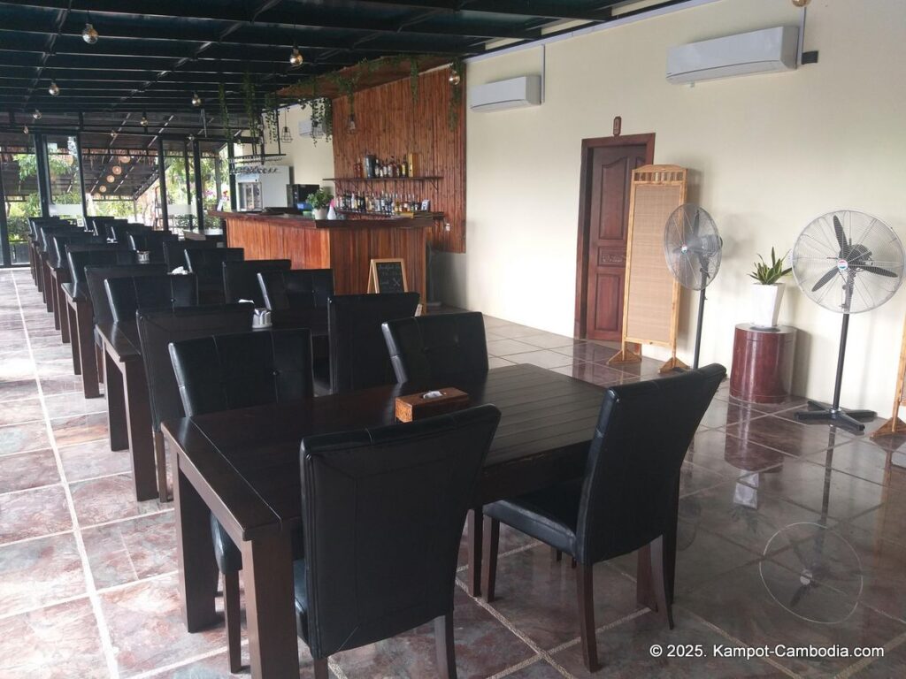 lodge moni essara in kampot cambodia