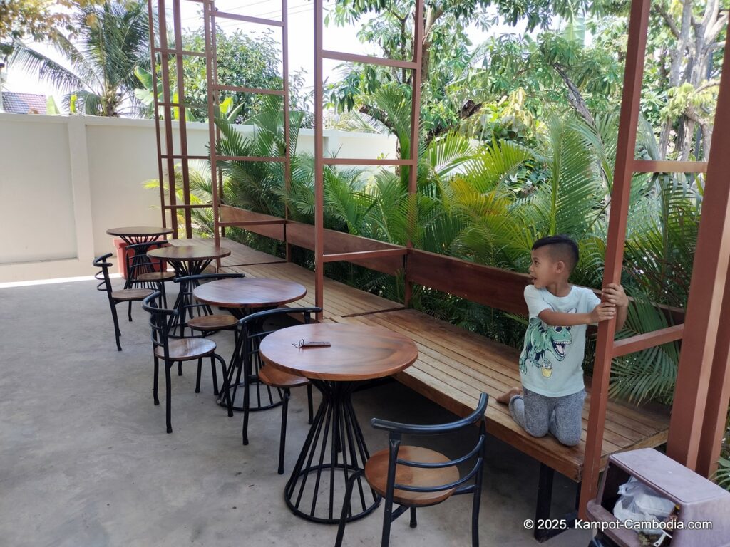 parvana house hotel in kampot cambodia