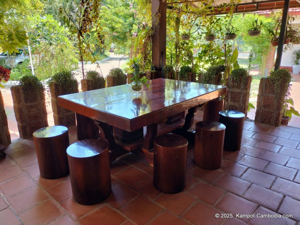 kampheak roath treuy koh bungalows on fish island in kampot cambodia