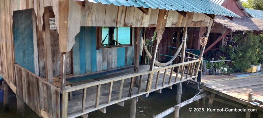 Trapeang Sangkae mangrove in kampot cambodia. boats and rooms.