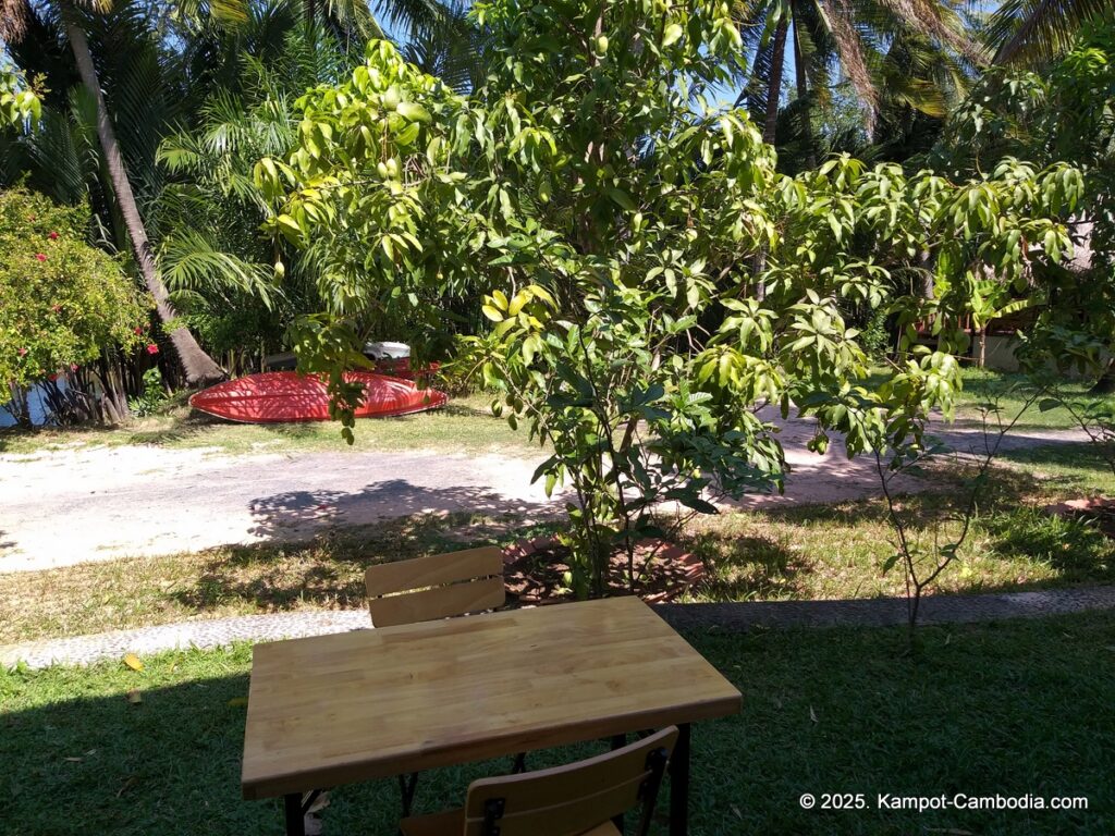 nary garden bungalow in kampot cambodia