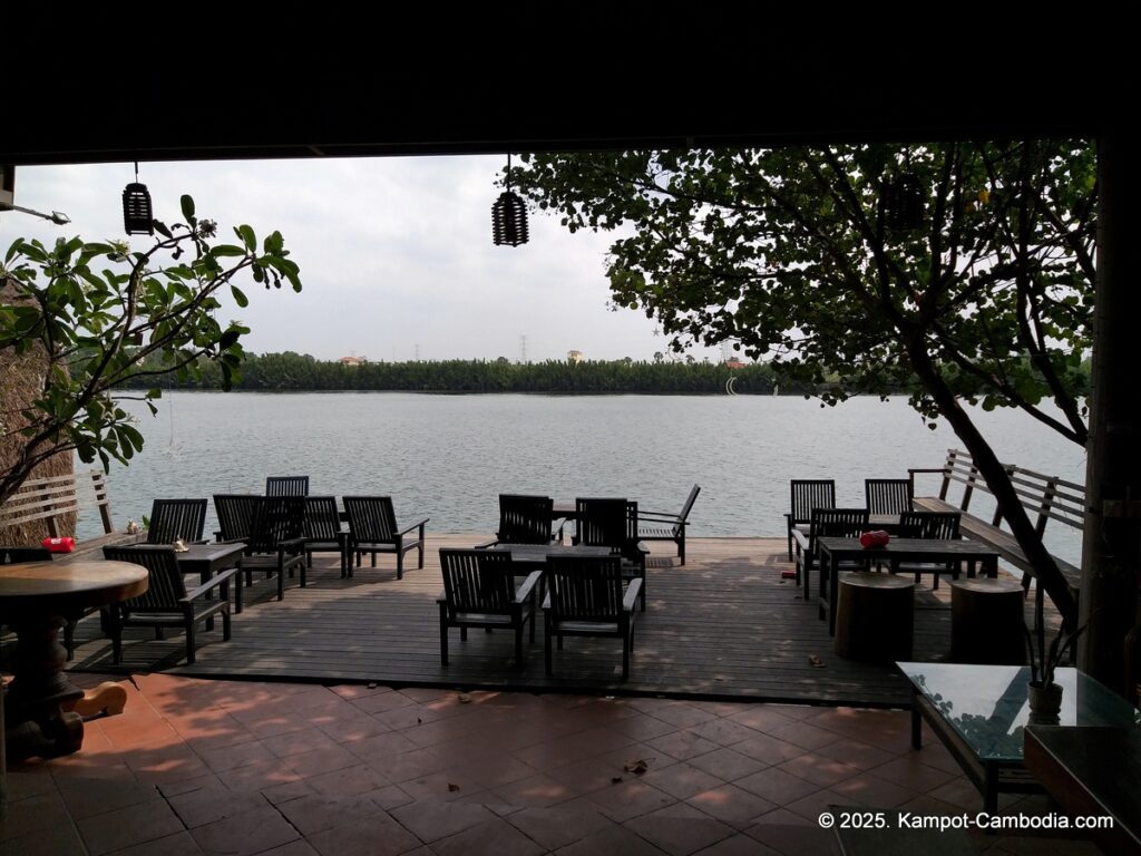 bamboo bungalows in kampot cambodia