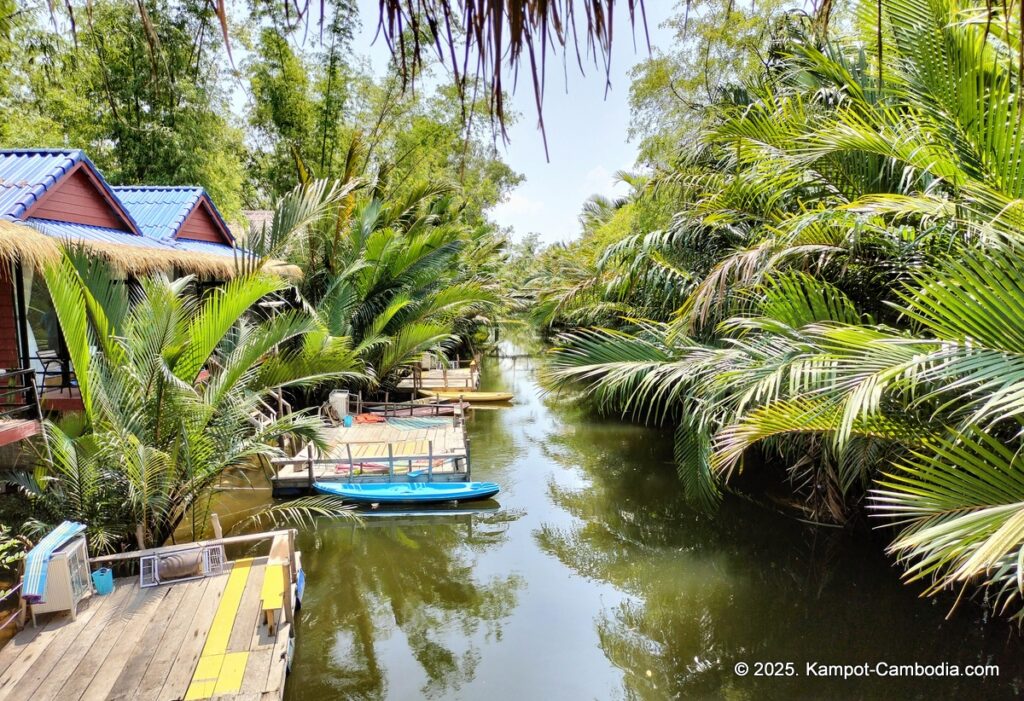 v relaxing resort in kampot cambodia