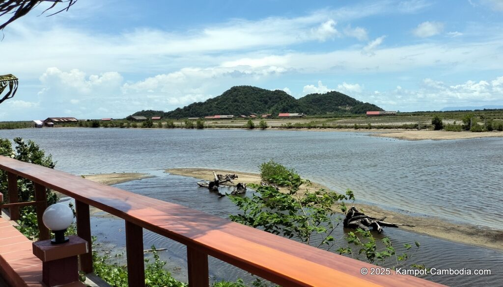 kampheak roath treuy koh bungalows on fish island in kampot cambodia