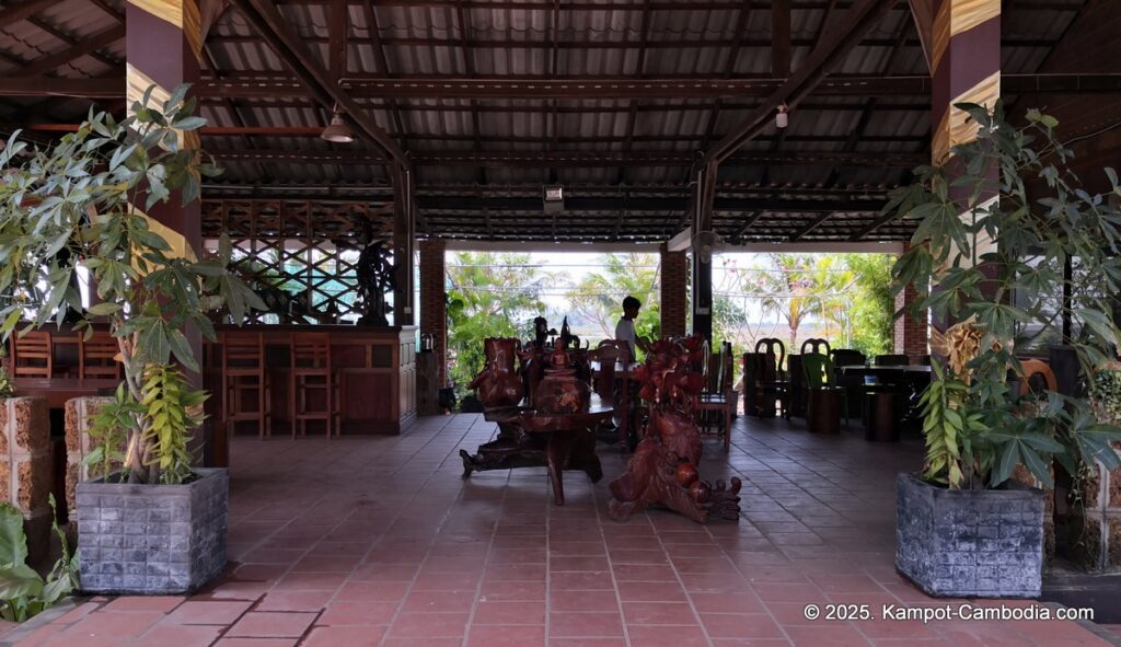 Kampheak Roath Treuy Koh Bungalows in kampot cambodia fish island