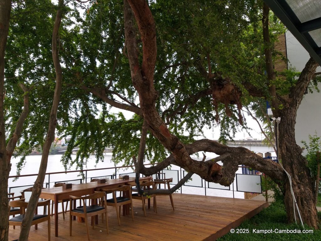 the b resort in kampot cambodia