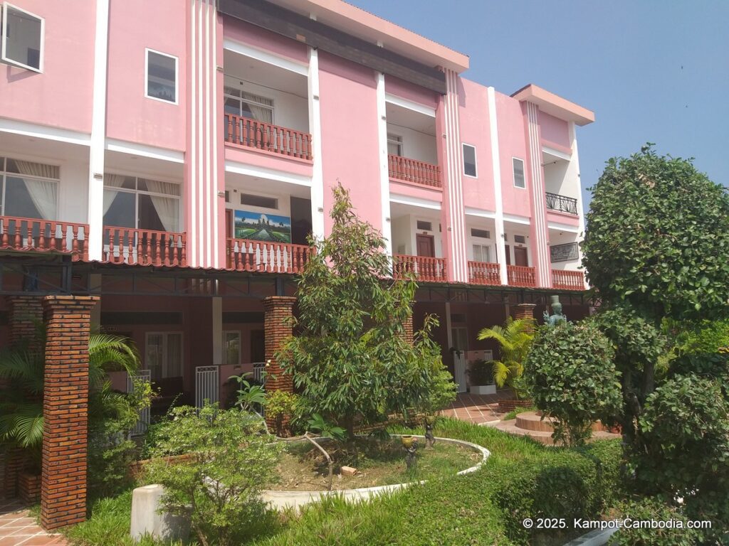 chey mean leap hotel in kampot cambodia