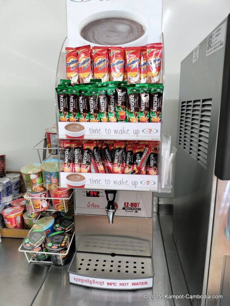 7-eleven in kampot cambodia