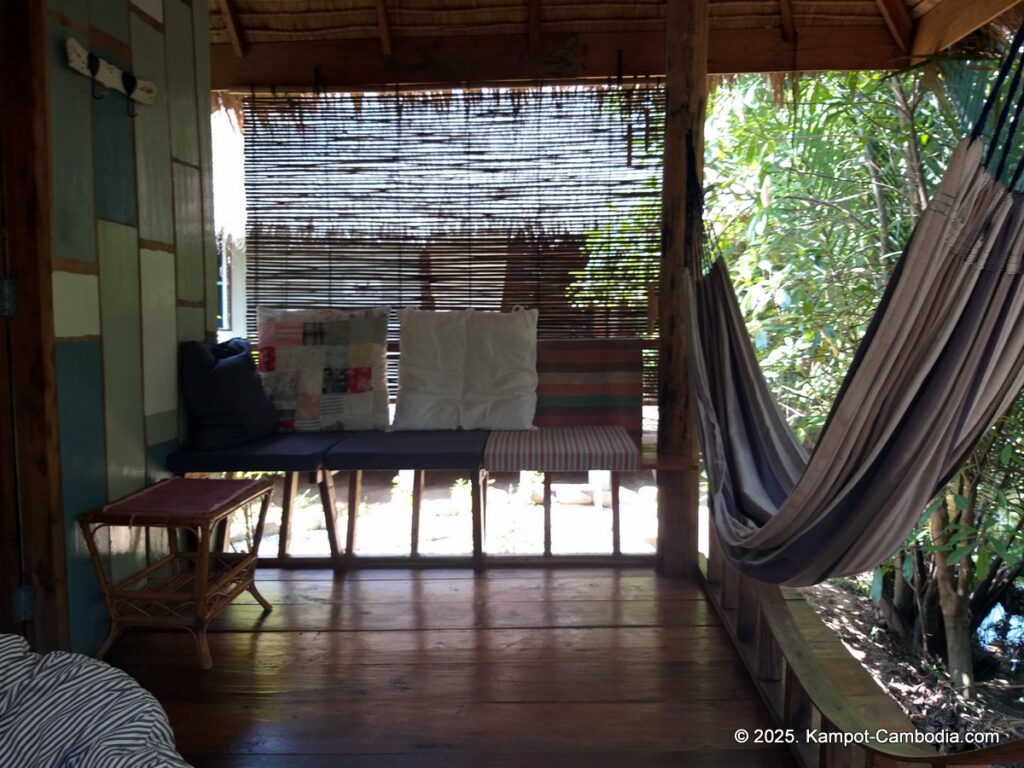 retro kampot guesthouse in cambodia