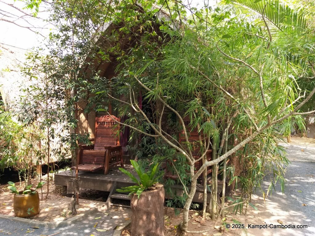 bamboo bungalows in kampot cambodia