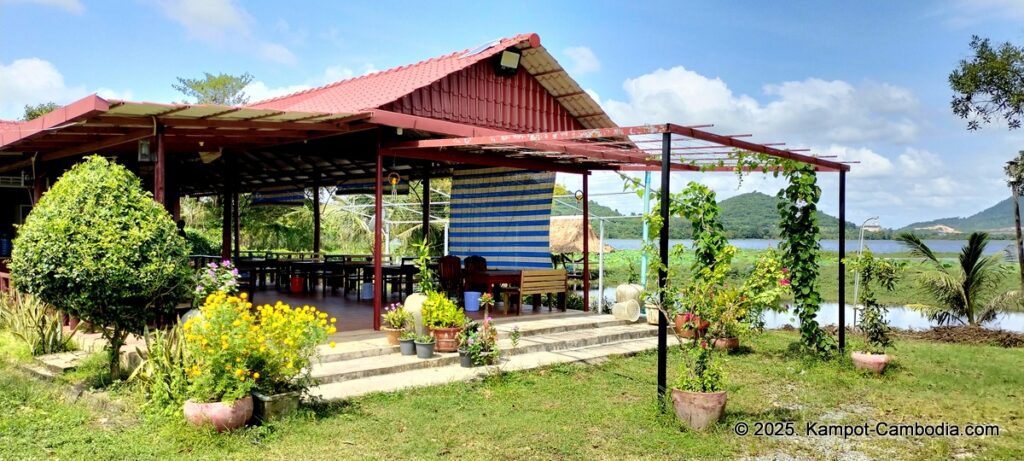 Champs dámour hotel and restaurant on secret lake. kampot, cambodia