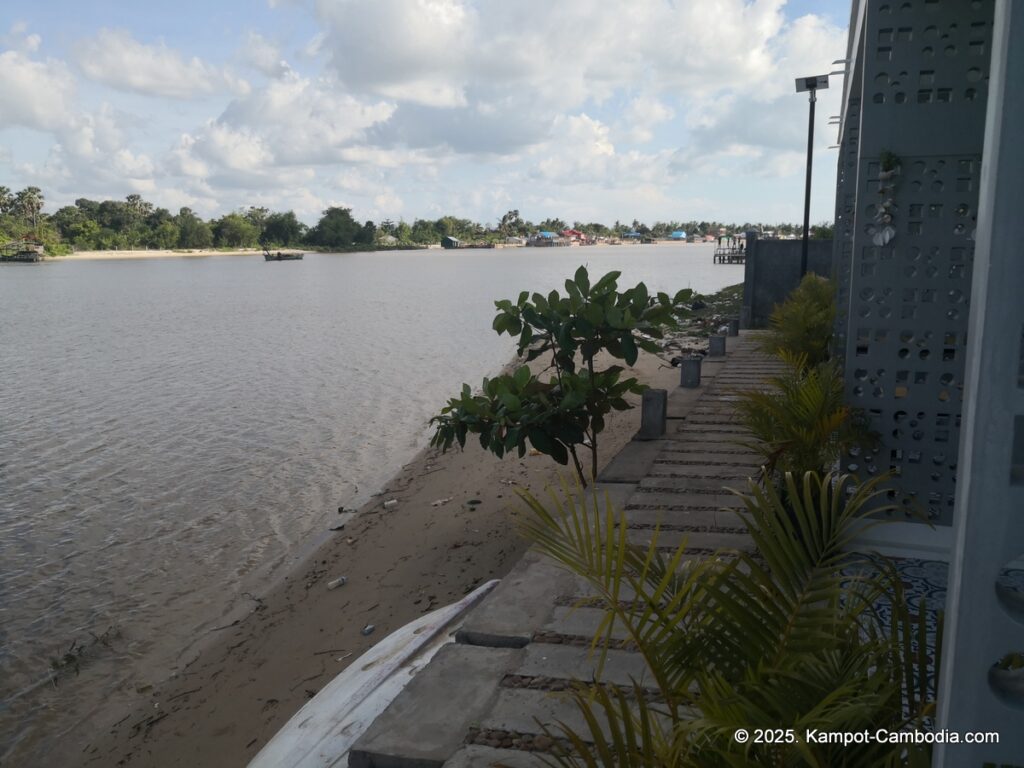 coco palm boutique in kampot cambodia