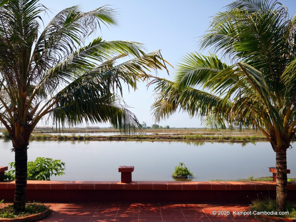 Kampheak Roath Treuy Koh Bungalows in kampot cambodia fish island