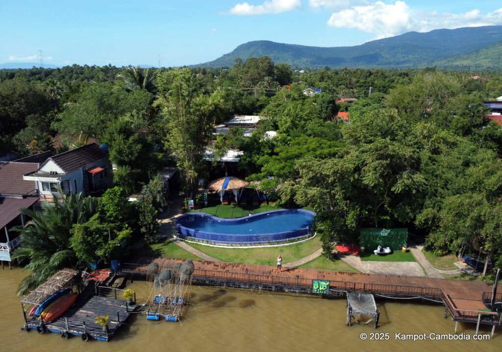 moly resort in kampot cambodia