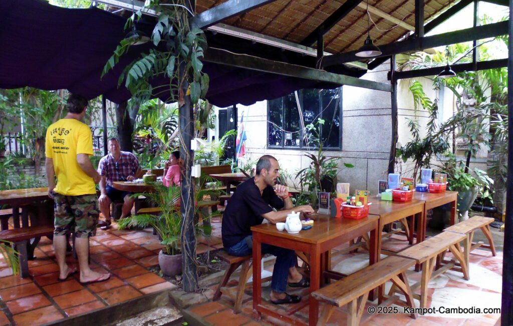 ecran noodles in kampot cambodia