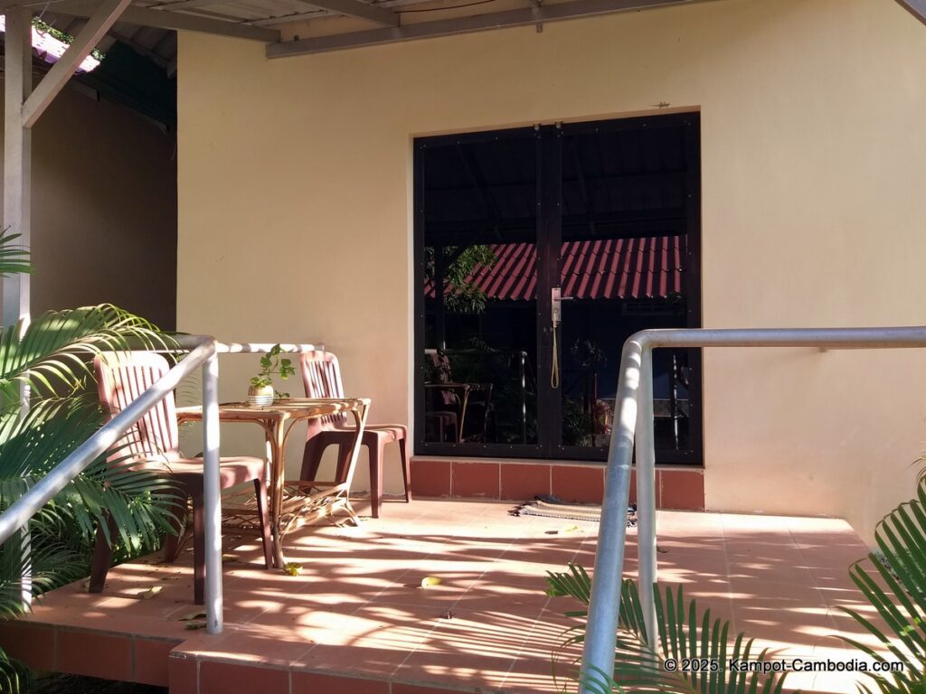 green mango bungalow in kampot cambodia