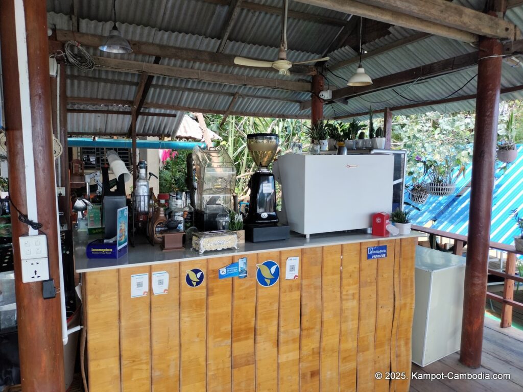 bopha Prey riverside guesthouse and kayaks in kampot cambodia