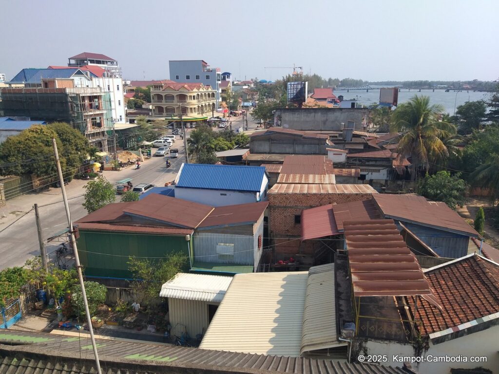 heng heng guesthouse and apartments in kampot cambodia