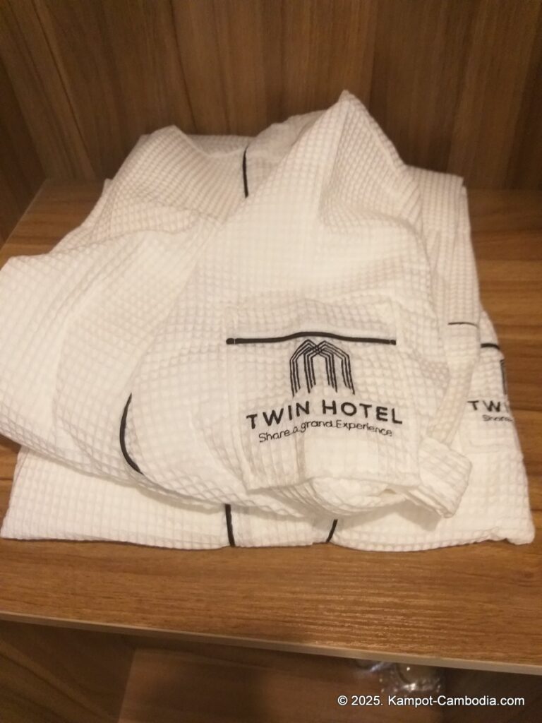 twin hotel in kampot cambodia