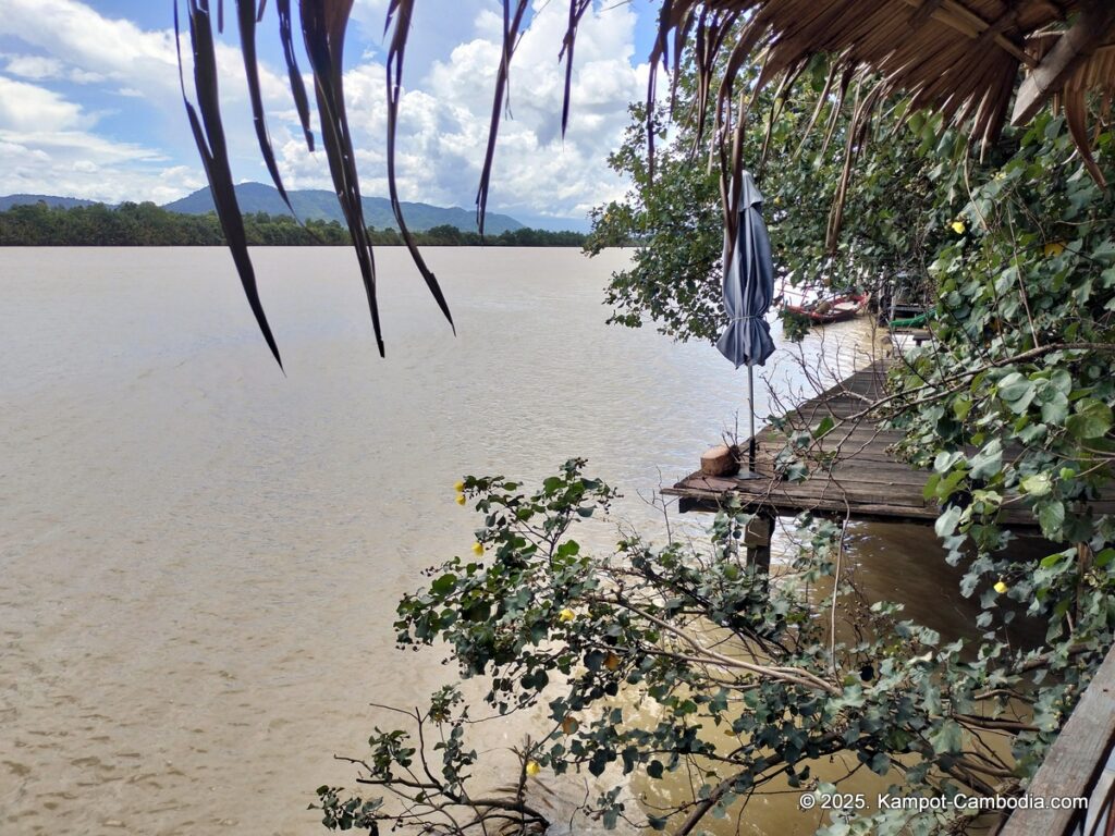 Welcome to Les Manguiers, Mango Tree Hotel Resort in kampot cambodia