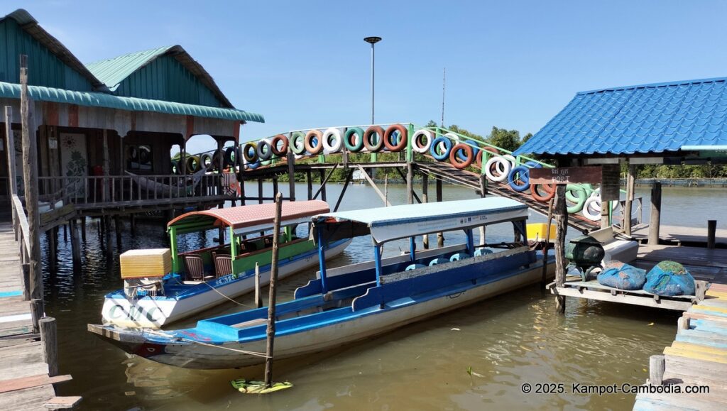 Trapeang Sangkae mangrove in kampot cambodia. boats and rooms.