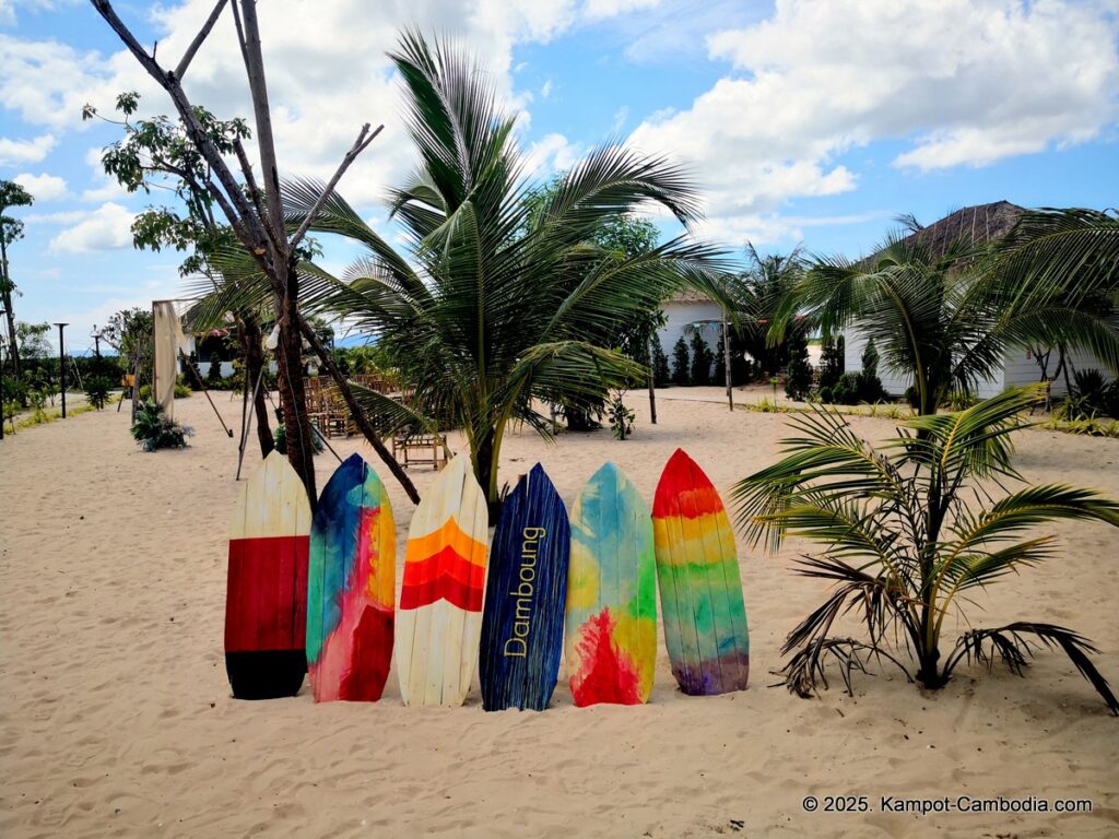 Damboung bungalows fish island kampot cambodia