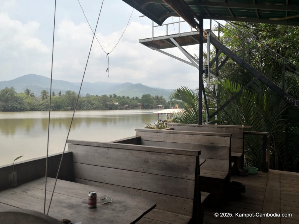 hideaway river rooms and restaurant in kampot cambodia