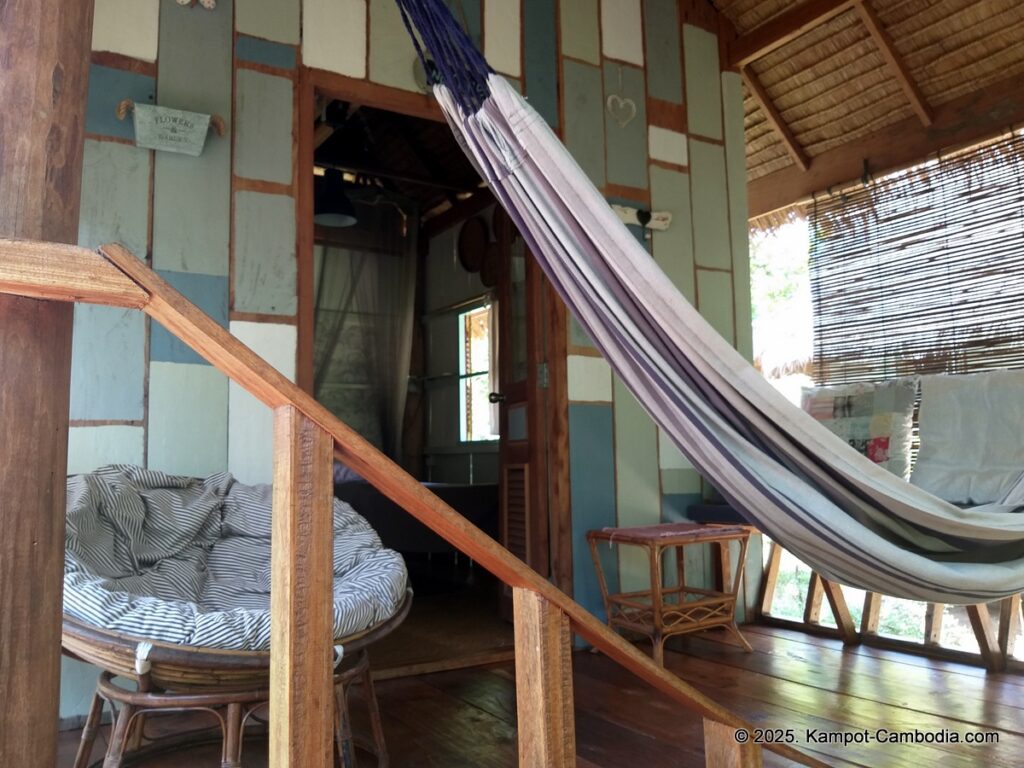 retro kampot guesthouse in cambodia