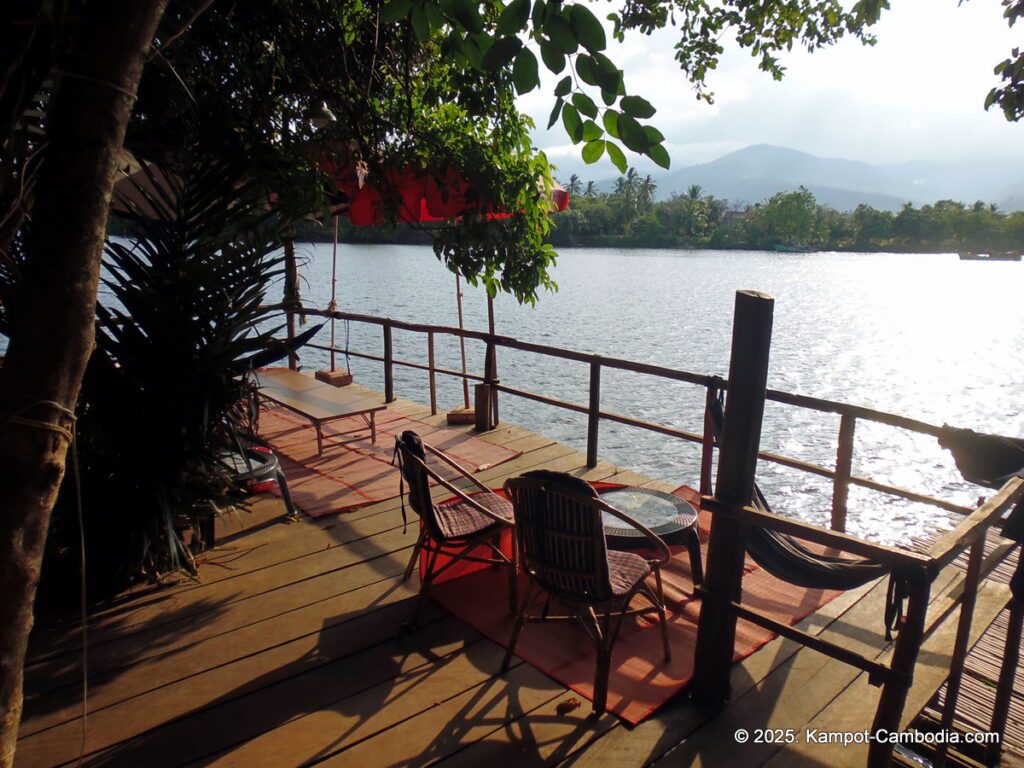 bopha Prey riverside guesthouse and kayaks in kampot cambodia