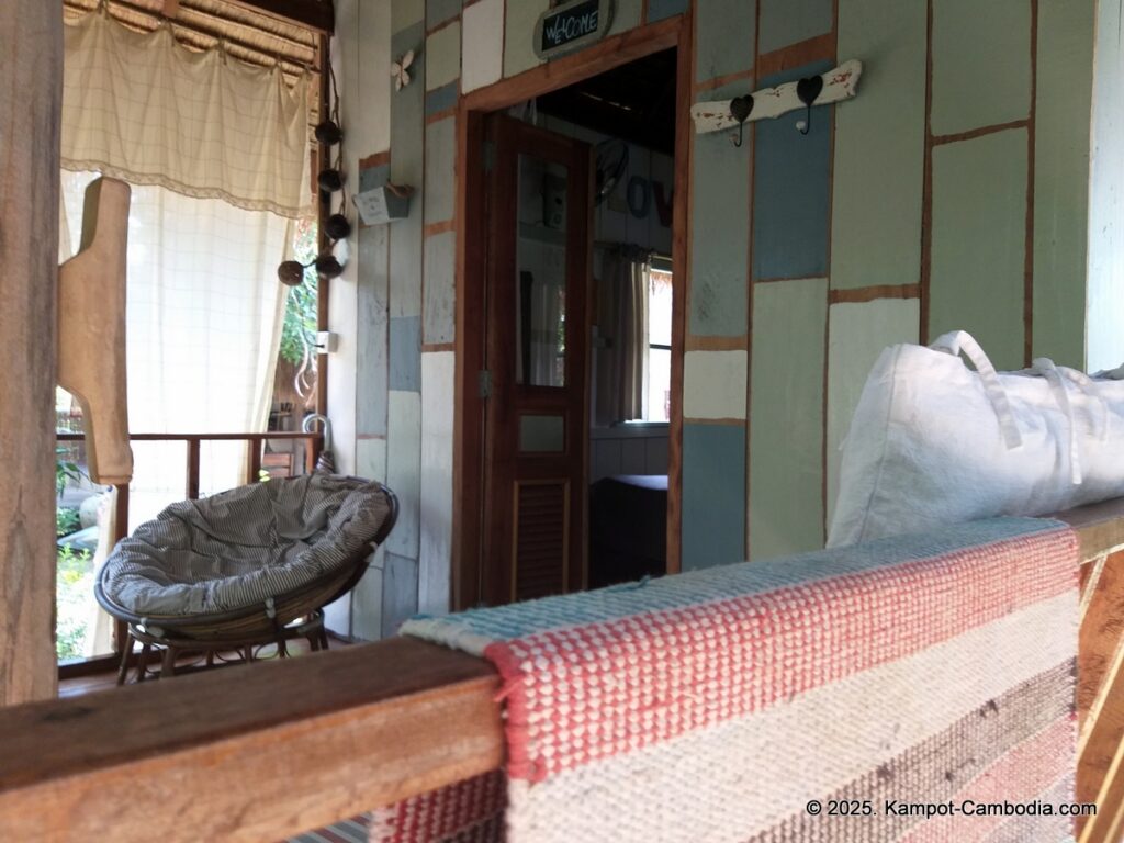 retro kampot guesthouse in cambodia