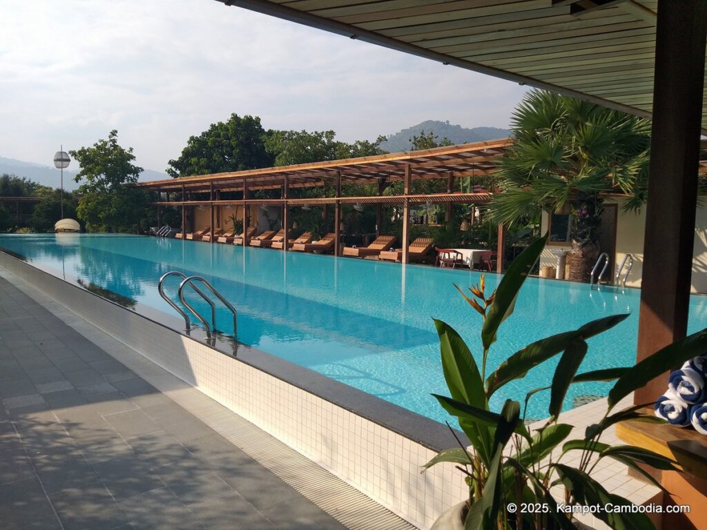 peam snea resort in kampot cambodia