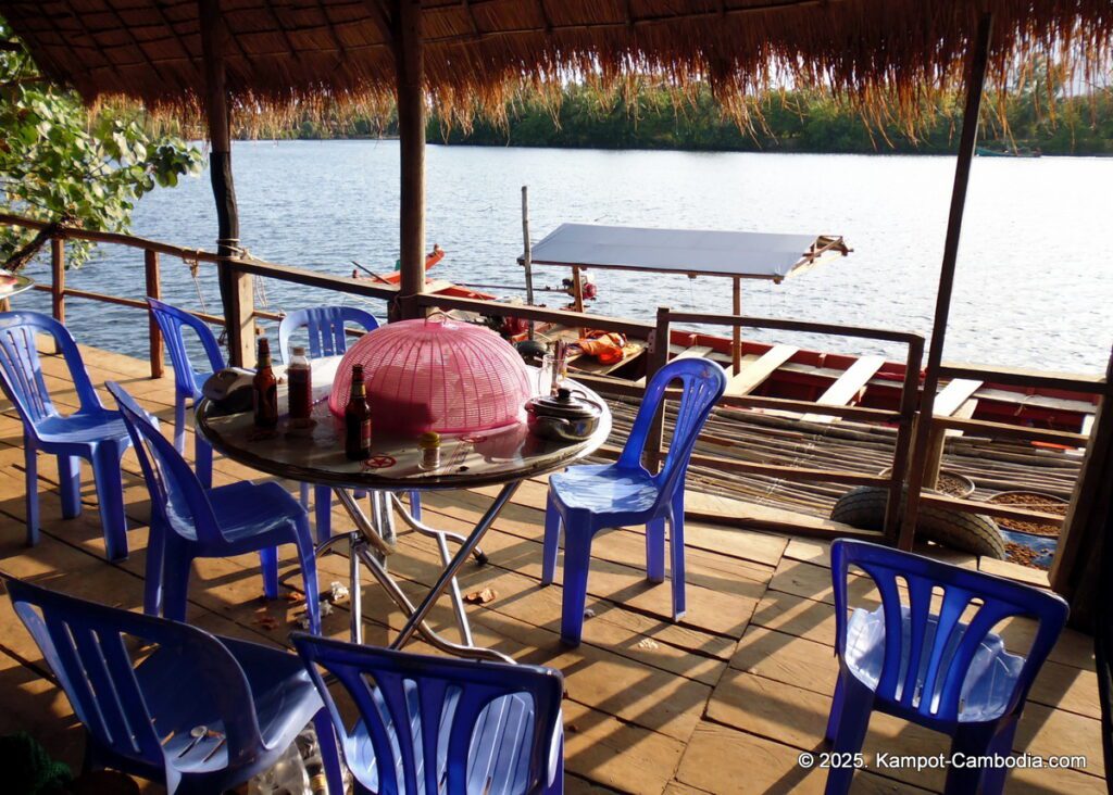 bopha Prey riverside guesthouse and kayaks in kampot cambodia