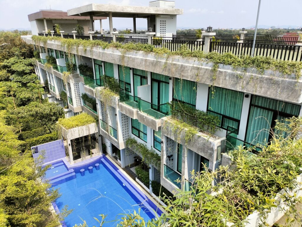 rainforest hotel in kampot cambodia